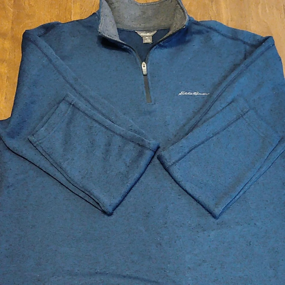 Pullover - Picture 1 of 3
